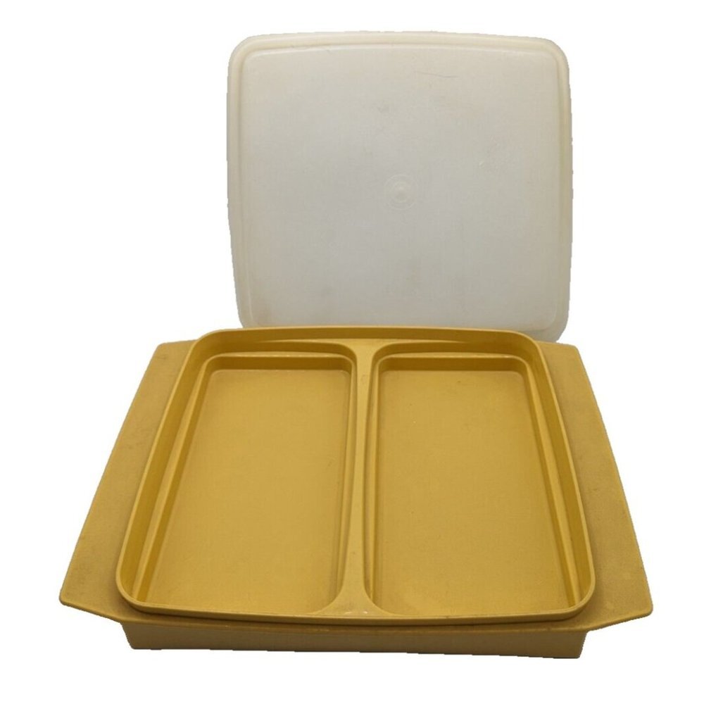 Vintage 1970s 2-Compartment Harvest Gold Tupperware w Lid - Very Good Condition